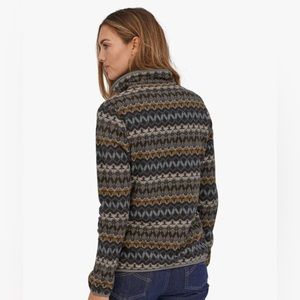 Patagonia Micro D Snap-T Fleece Pullover in COMPANIONS: REGEN GREEN